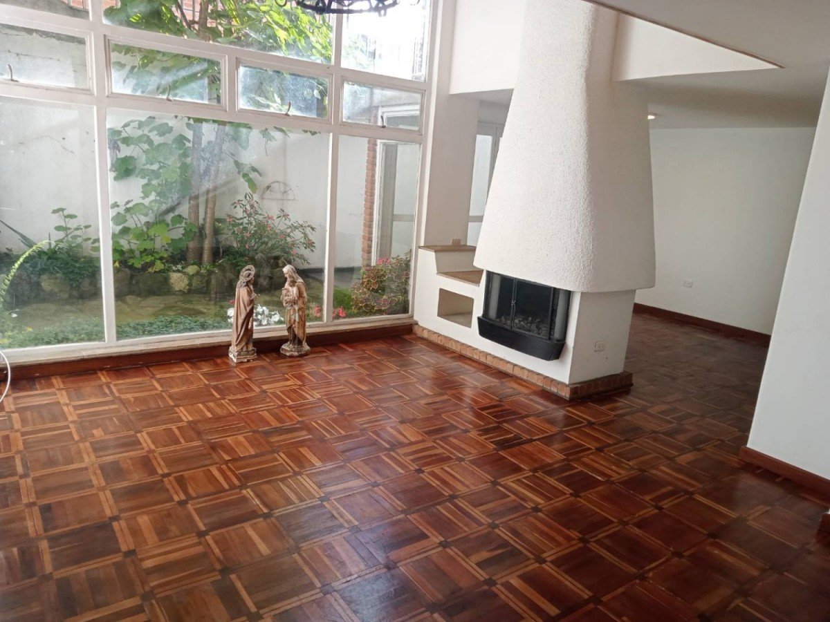 Casa En Arriendo - Los Rosales, Bogota