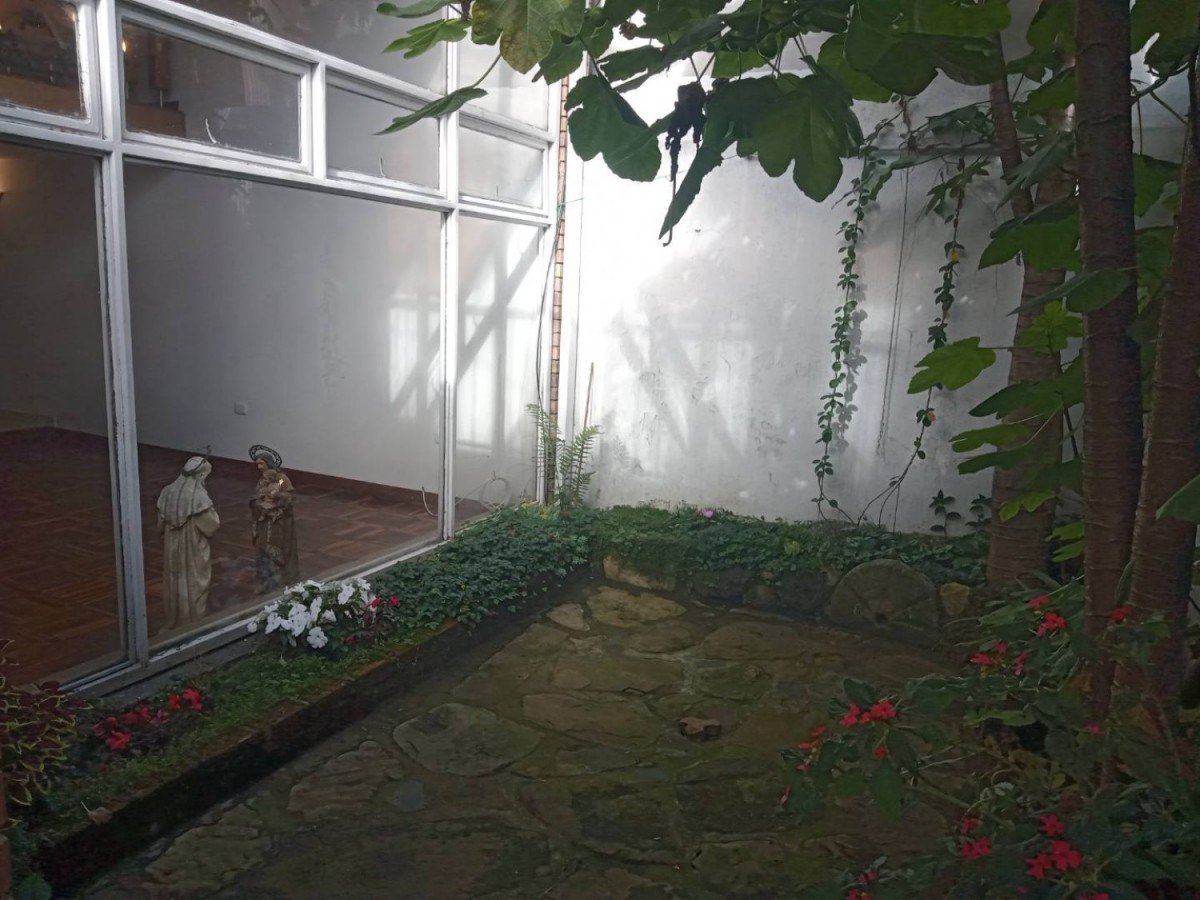 Casa En Arriendo - Los Rosales, Bogota