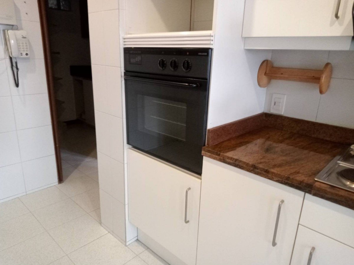 Apartamento En Arriendo - Los Rosales, Bogota