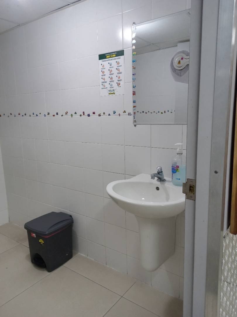 Local En Venta - Altos Del Poblado, Medellín