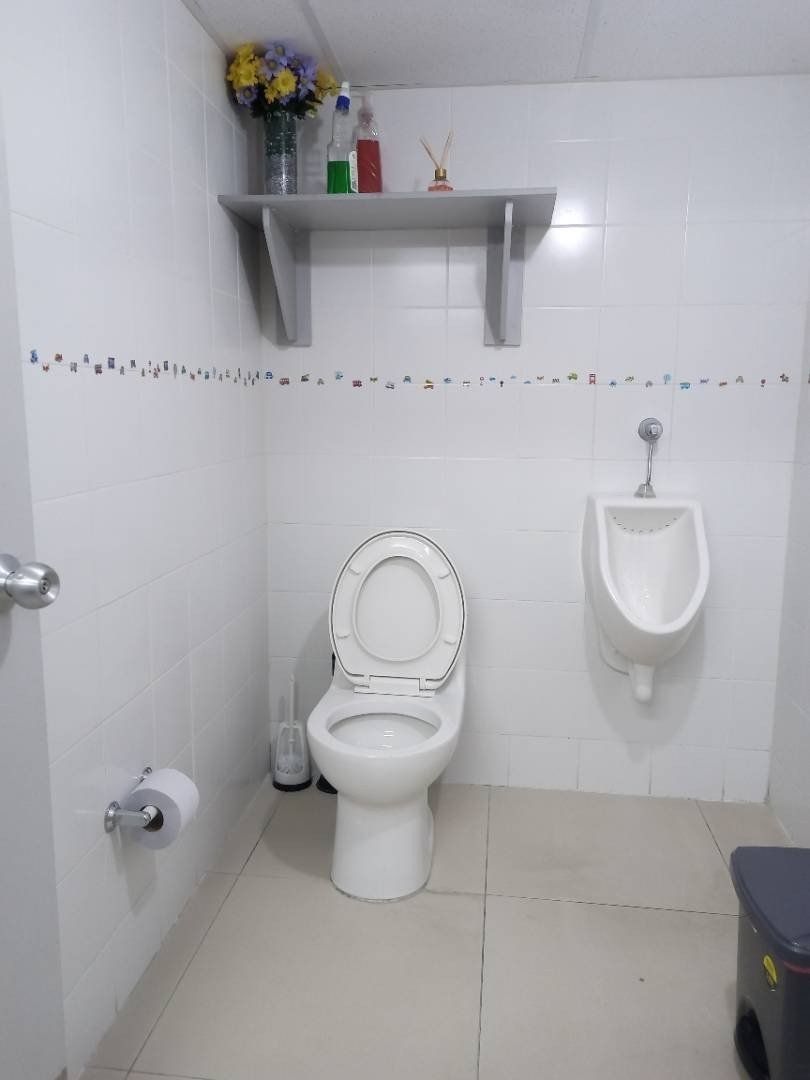 Local En Venta - Altos Del Poblado, Medellín
