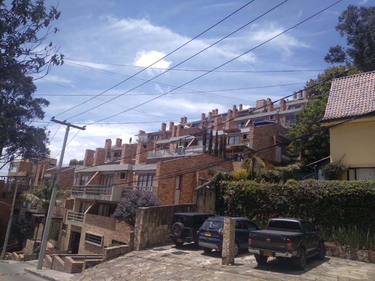 Casa En Arriendo - Bosque De Pinos, Bogota